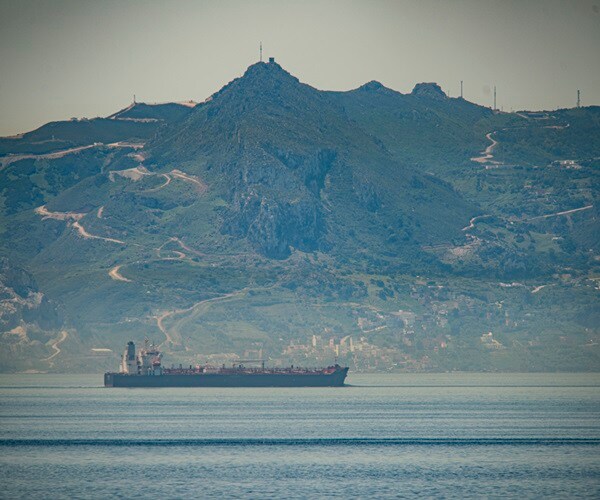 Iranian Fuel Tanker Docks in Venezuelan Port, More Underway