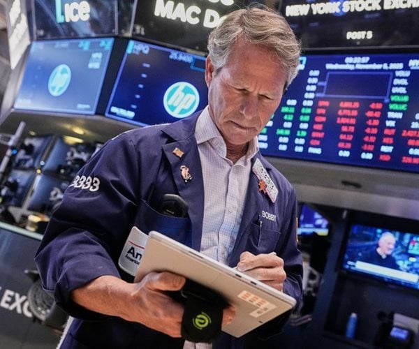 Futures Rise on Signs of Government Reopening