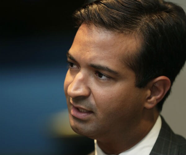 Cuban American Leaders Oppose Splitting Families 