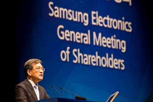 Samsung Shareholders Welcome Stock Price Gains, Rue Scandals
