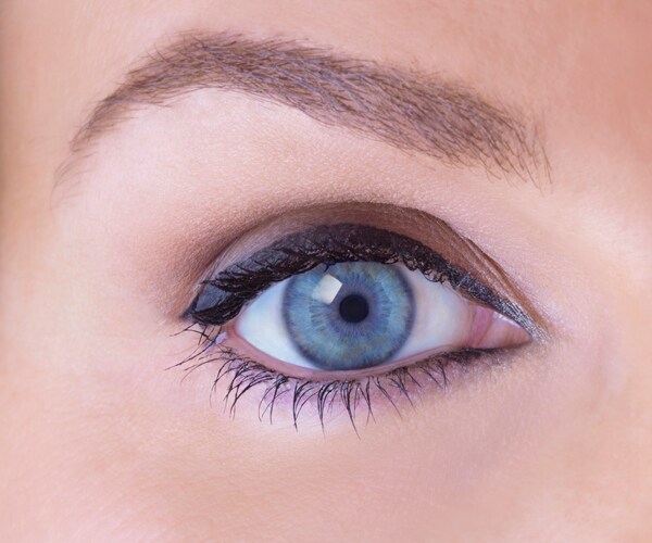 close up of a women's eye