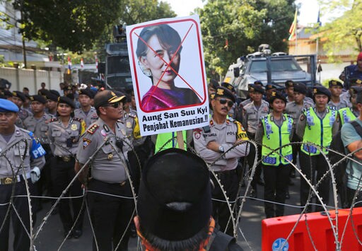 Nobel Institute: Myanmar Leader Can't be Stripped of Prize