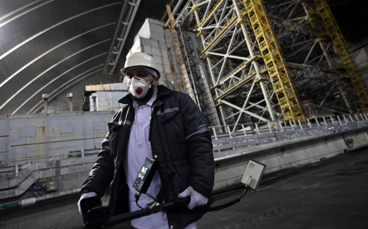 Ukraine: Russian Missiles Fly Near Chornobyl, Risking Major Accident 