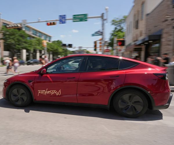 Tesla, Musk Sued by Shareholders Over Robotaxi Claims