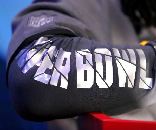 Super Bowl Ads: We're Trapped in a Pringles Commercial!