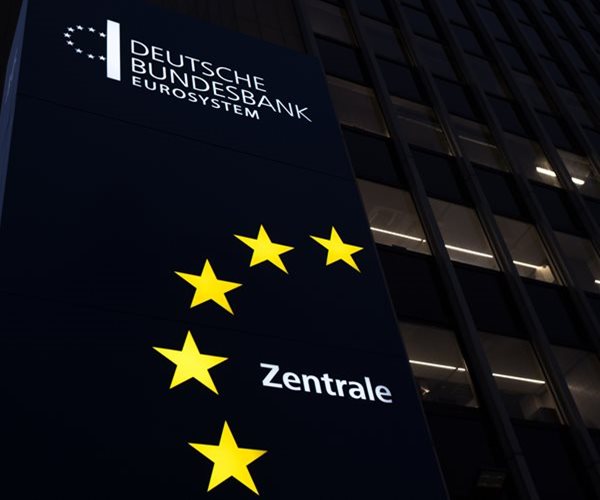 Global Rally Sputters as Europe Faces Rate Hikes