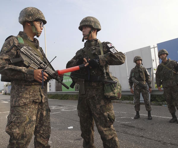 North, South Korea Continue Marathon Talks to End Crisis