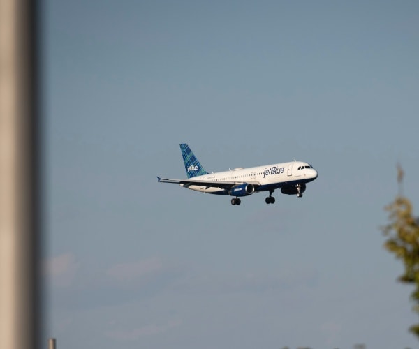 Airports Test Mobile App for International Travel in COVID Era