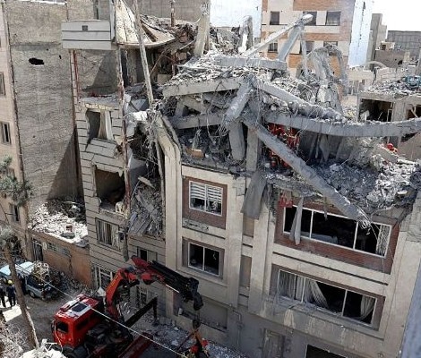 Trump Warns Iran: Deal or Obliteration