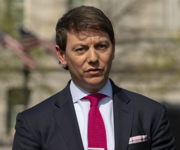 white house deputy press secretary hogan gidley