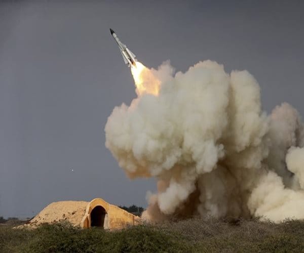 Iran Fires Missiles at Gulf Arab States, One Killed in Abu Dhabi