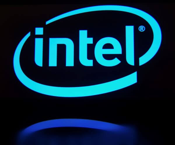 Intel in Talks With Large Investors for Equity Boost at Discount