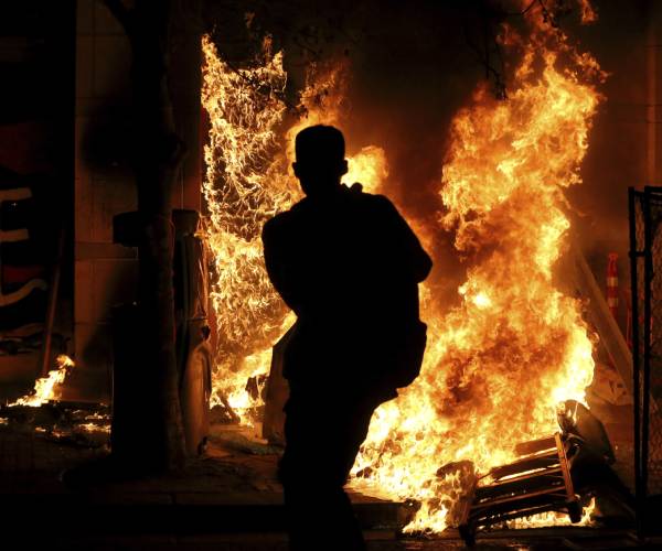 Riot Declared After Police Kill Man in Oregon Protests