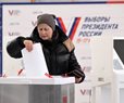 Russians Cast Ballots on Day 2; Election to Extend Putin's Rule