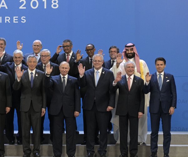 Saudi Crown Prince Sidelined in G20 Family Photo