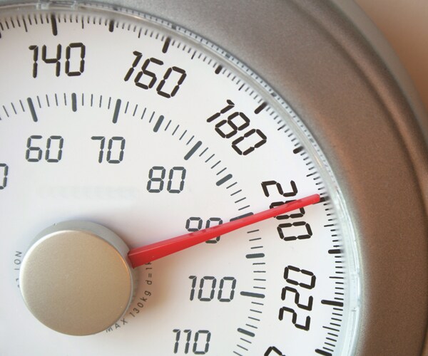 a scale with the needle pointed at 200 pounds