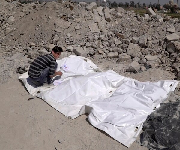 Mosul Mass Grave Holds More Than 1,000 Bodies of Militants 