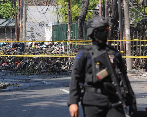 Bomb Attacks at 3 Churches in Indonesia Kill At Lead 11, 41 Wounded