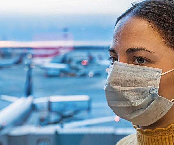 American Airlines Bans Man Who Refused to Wear Face Mask