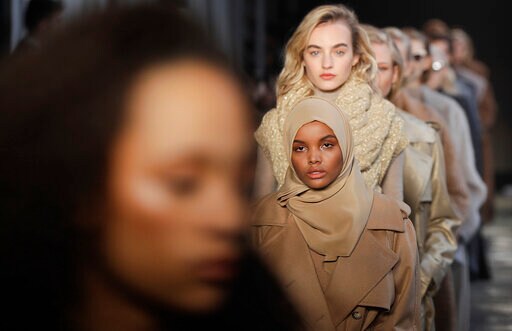 Hijab-wearing Somali-US Model Takes Step Back from Industry