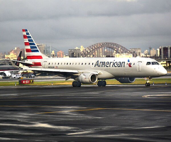 8 Injured After Plane Catches Fire at Chicago Airport