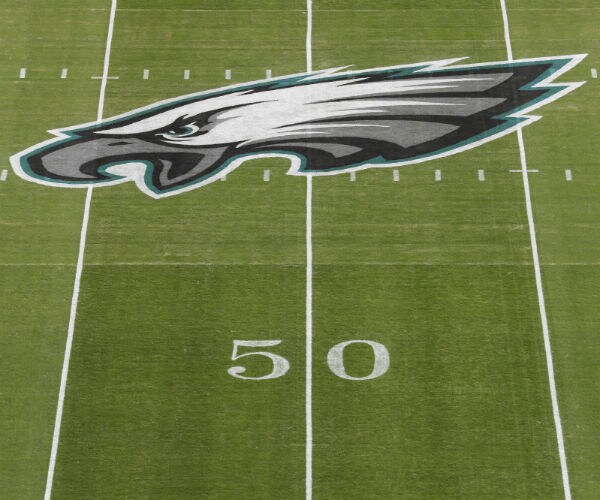 Fox News Apologizes for Implying Eagles' Players Knelt During Anthem