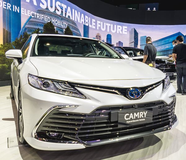 Toyota Camry, No. 1 Car in the US, Goes All-Hybrid