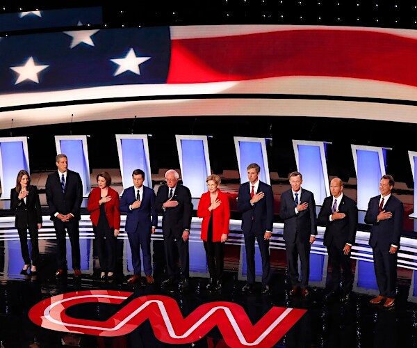 the ten democratic primary in the debate tuesday night stand on the stage before the see en en debate