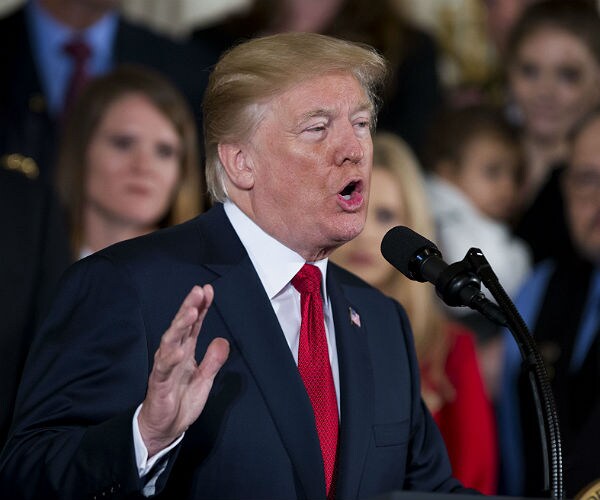 At GOP Lunch, Trump Joined Senators in Buffet Line