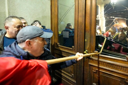 Police in Serbia Fire Tear Gas at Election Protesters Threatening to Storm Capital's City Hall