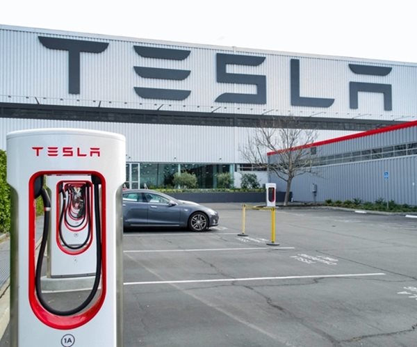 Tesla Upgrades Model S, X Cars, Brings Backs Cheaper Variants