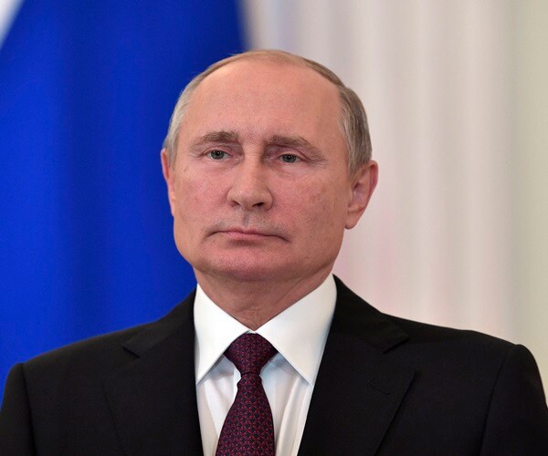 Putin: Constitutional Changes Keeping Him in Power 'Right Thing' for Russia