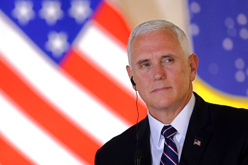 Senate Democrats Urge Pence to Discuss Assange with Ecuador