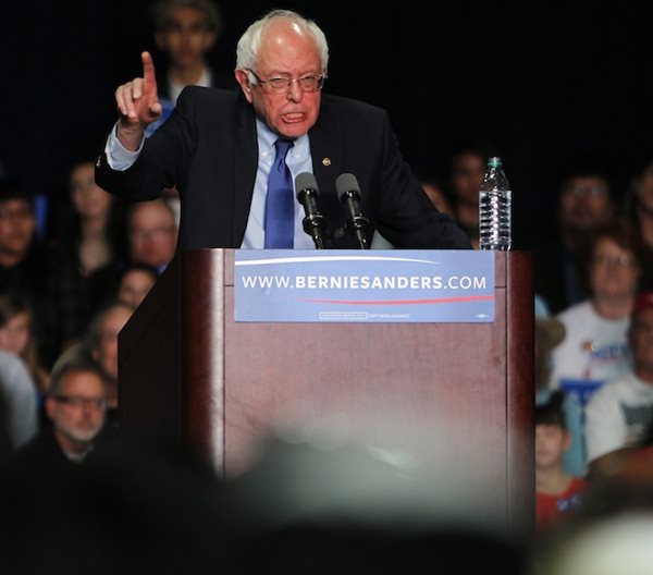 Trump, Bernie Sanders Alliance? Both Want Bank Reform