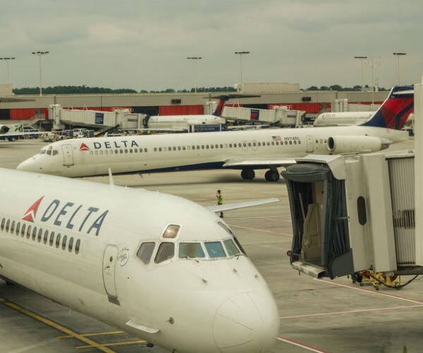 10 Worst Airports for Holiday Travel – Brace Yourself