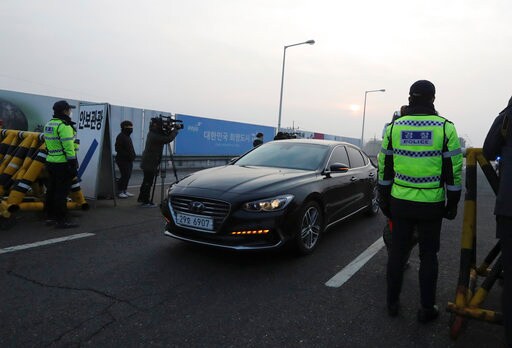 2 Koreas Talk about Olympic Cooperation Ahead of IOC Meeting