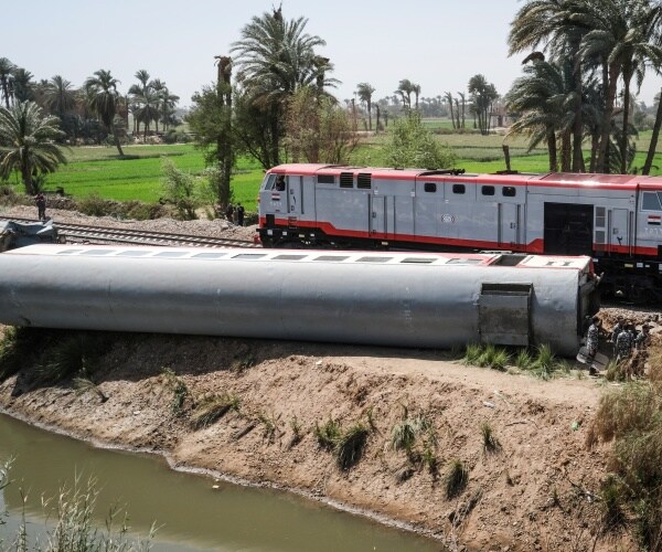 Egypt Prosecutor Orders 8 Detained After Fatal Train Crash