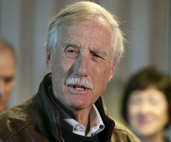 DNC Resolution Calls for Sanders, Angus King to Join Party