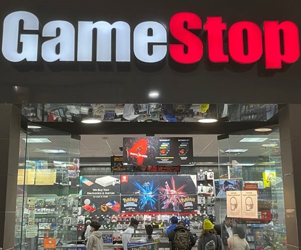 GameStop Tumbles 22% Even as Meme Frenzy Returns