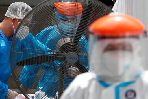 Philippine Capital Returning to Lockdown as Virus Surges