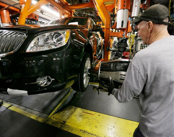 UAW Sets Sunday Night Deadline for Pact with GM, Strike Possible