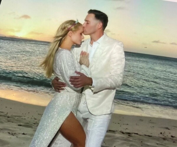 Paris Hilton Marries Carter Reum