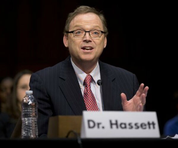 Trump Chooses Kevin Hassett as Key Economics Adviser