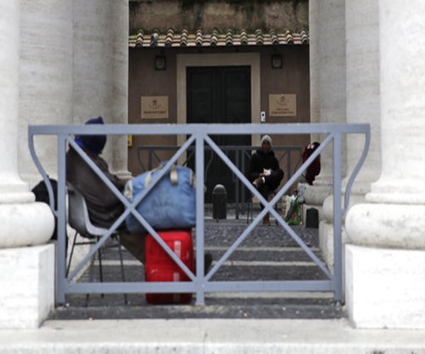 Pope Expands Efforts to Help Needy with a Health Station