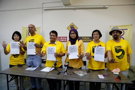 Malaysia Detains 12 Activists Ahead of Anti-PM Rally