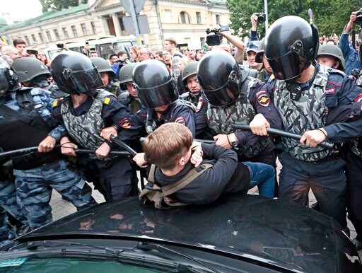 Russian Rights Group Says over 1,000 Detained at Protests