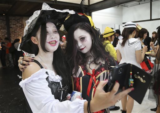 No Tricks: Halloween All the Rage in Japan as Costume Play