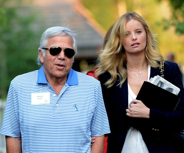 Robert Kraft, 76, Not the Father of 38-Year-Old GF's Baby: Report
