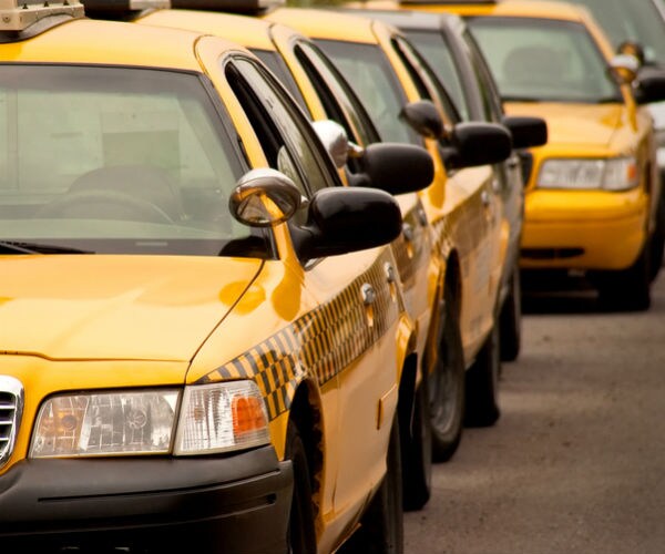 Massachusetts to Tax Ride-Hailing Apps, Give Money to Taxis