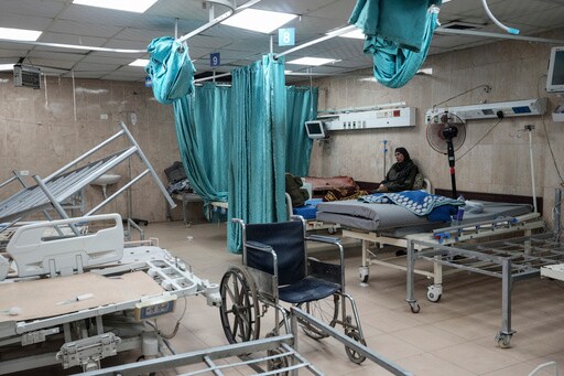 One of Gaza's Last Functioning Hospitals Is Emptying out as Israeli Forces Draw near